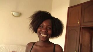 Csinos fekete amatőr anál casting interracial