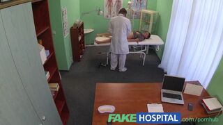 Diák lány teljes vizsgálata klinikán punci simogatással