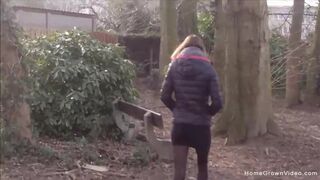 Aranyos csaj mohón nyalja a pasija kemény farkát a parkban – házi exkluzív videó