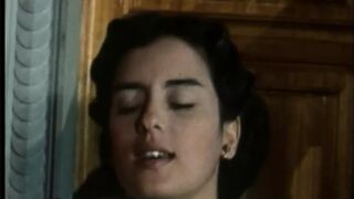 Anita Rinaldi dús keblekkel és vad anális jelenettel az Örökösnő hatodik részében